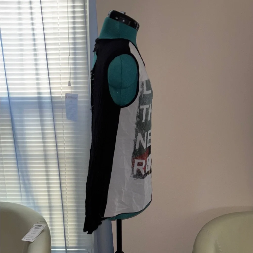Ocasion Women's Graphic Print Tank Top - Picture 3 of 5